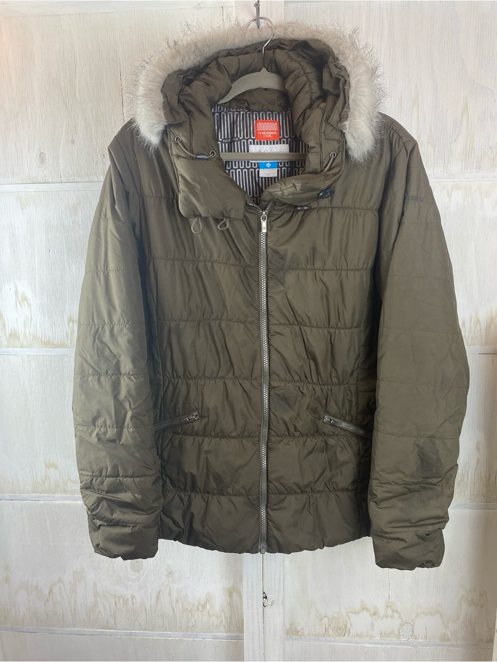 Columbia Olive Green Quilted Puffer Jacket with Faux Fur Trim Hood Mens XL